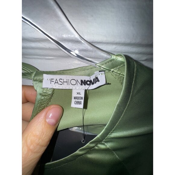 Fashion Nova Green Satin Long-Sleeve Crop Top XL Sexy Classic Party Date Boho - Picture 4 of 7